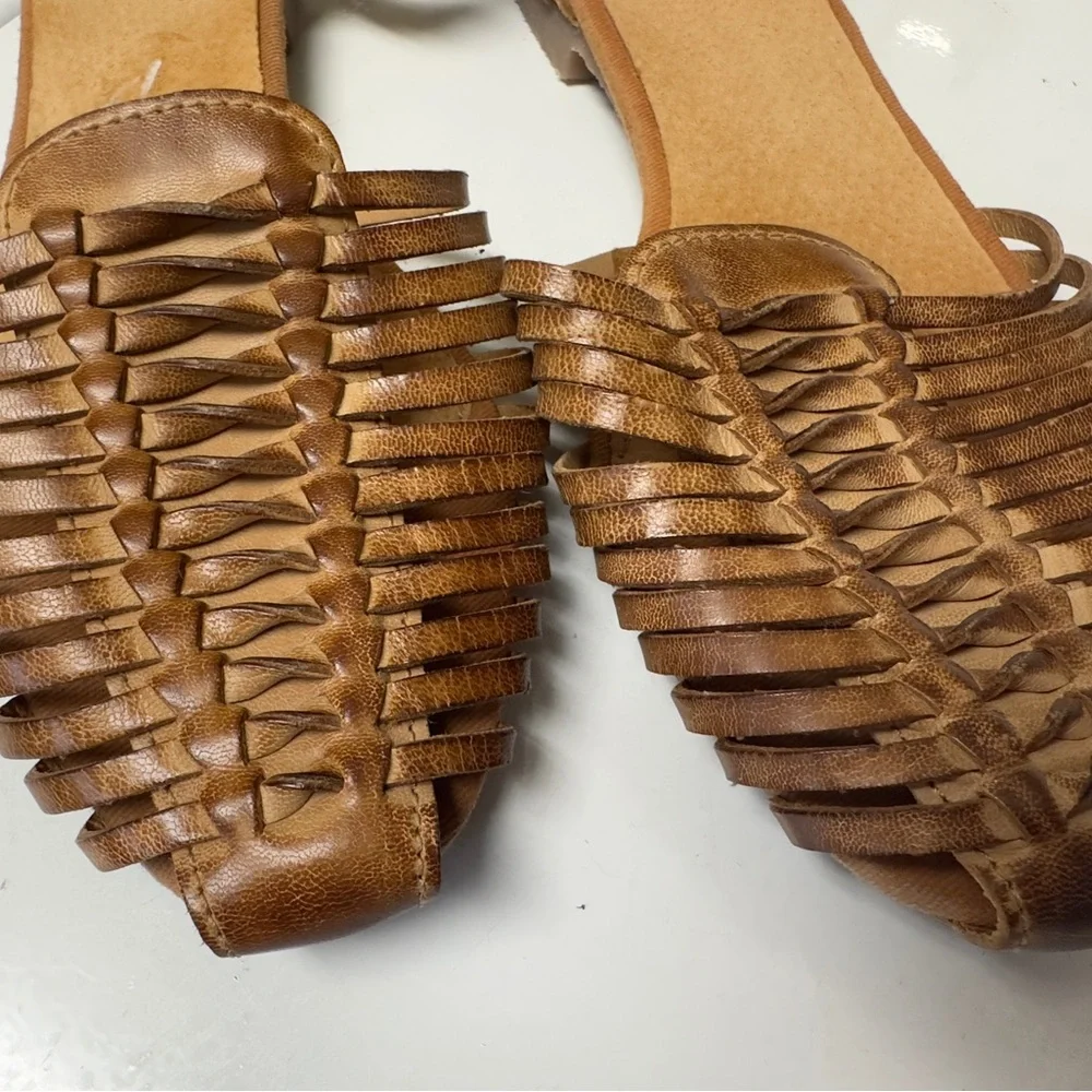 Seychelles Women's Brown Woven Sandals - Picture 4 of 8